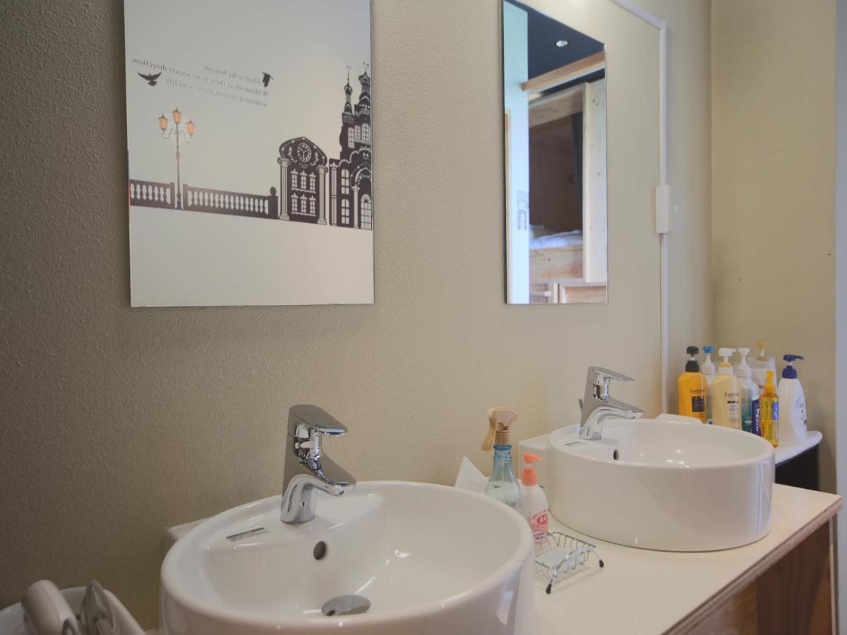 Travel&book Hulatoncabin Hostel Takamatsu