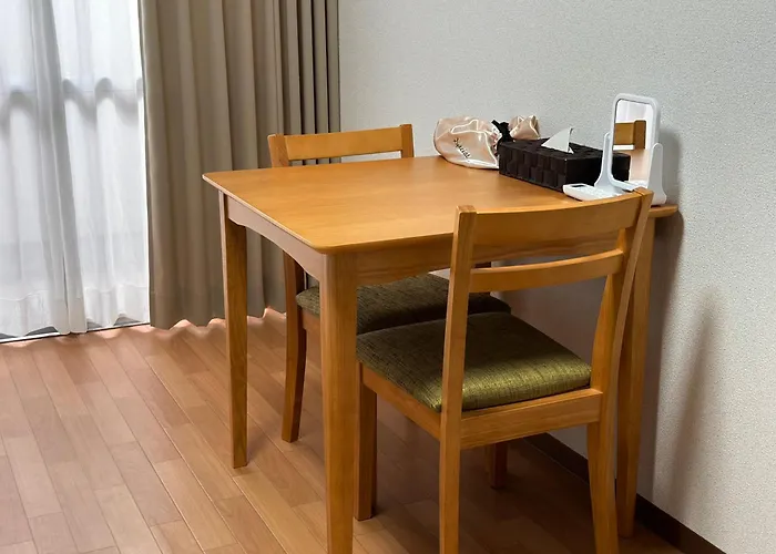 高松胡拉頓艙旅行書本飯店